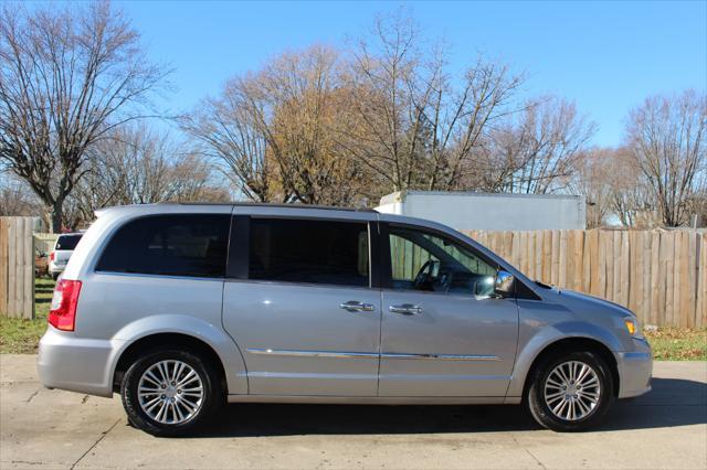 used 2014 Chrysler Town & Country car, priced at $9,495