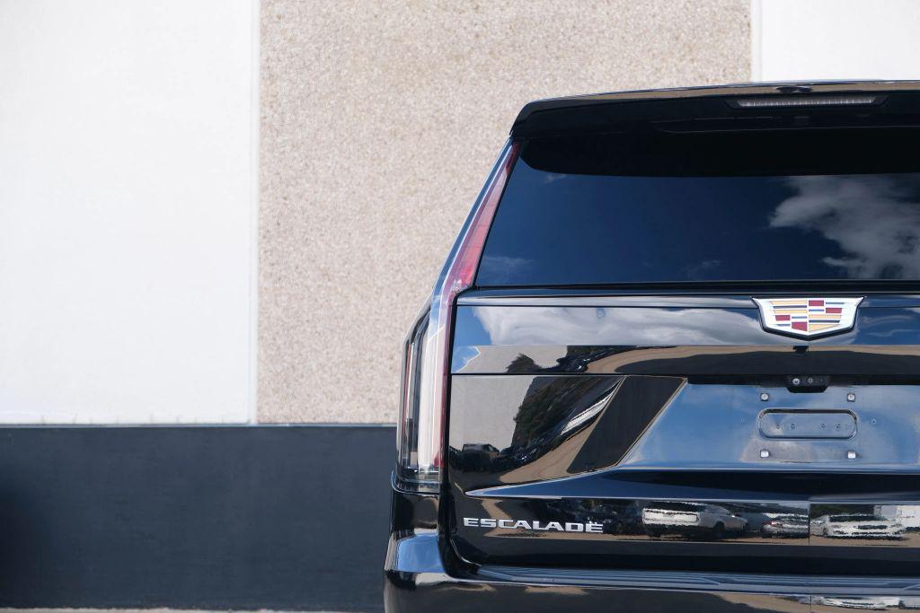 used 2021 Cadillac Escalade ESV car, priced at $58,990