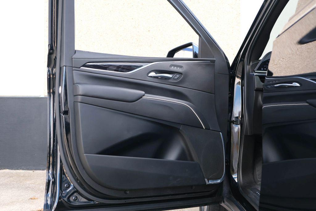 used 2021 Cadillac Escalade ESV car, priced at $58,990