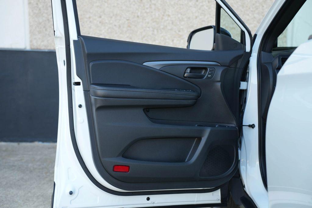 used 2022 Honda Passport car, priced at $31,800