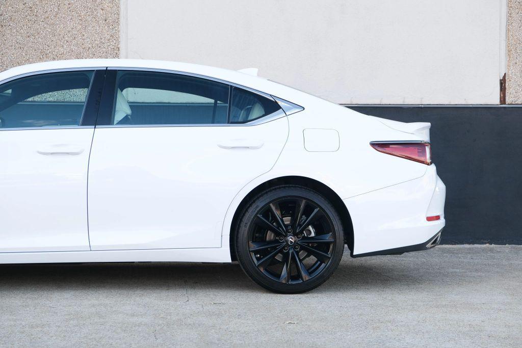 used 2023 Lexus ES 350 car, priced at $43,900