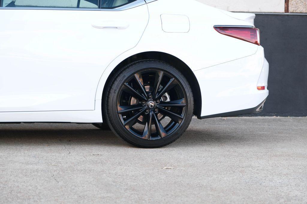 used 2023 Lexus ES 350 car, priced at $43,900