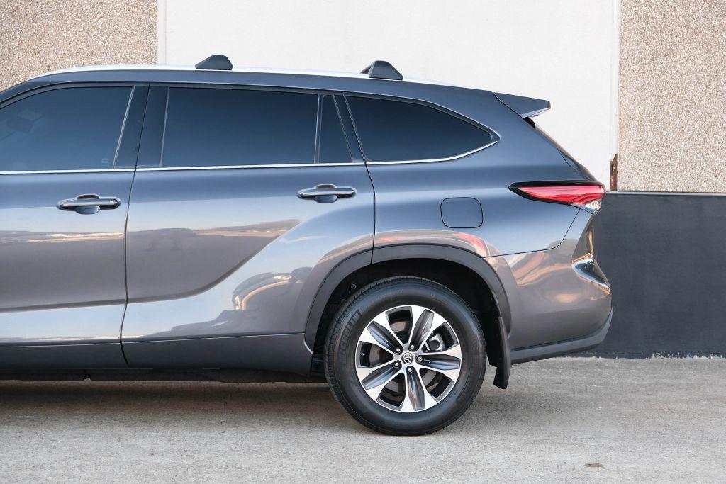 used 2022 Toyota Highlander car, priced at $34,990