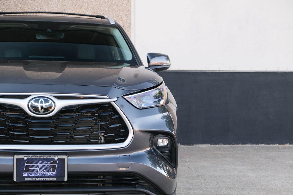 used 2022 Toyota Highlander car, priced at $34,990