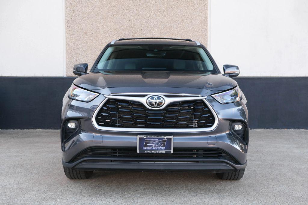 used 2022 Toyota Highlander car, priced at $34,990