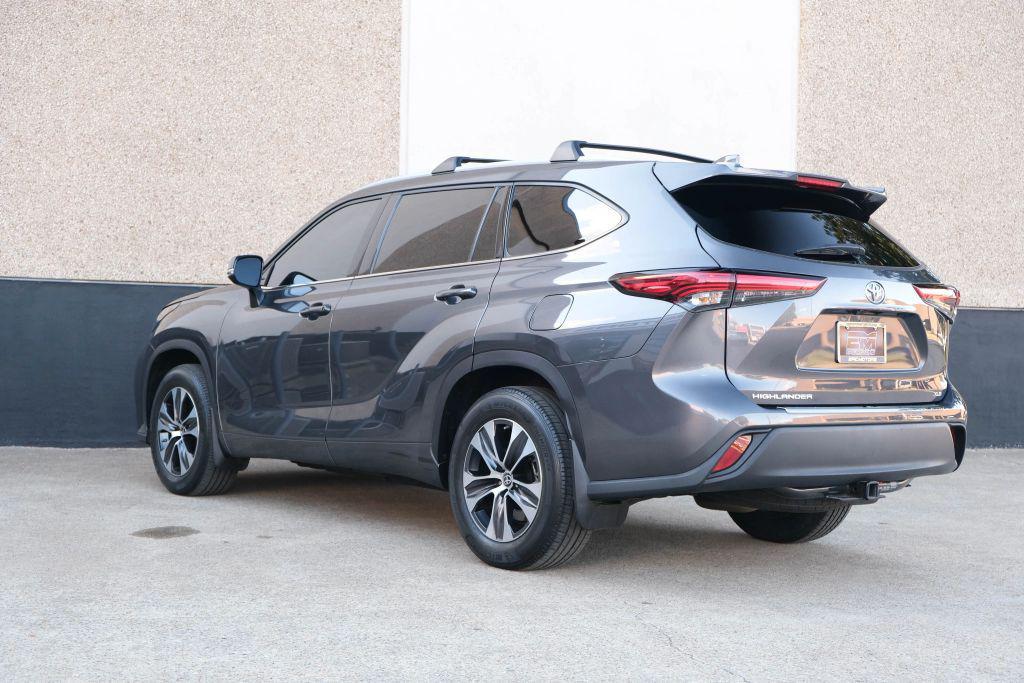 used 2022 Toyota Highlander car, priced at $34,990