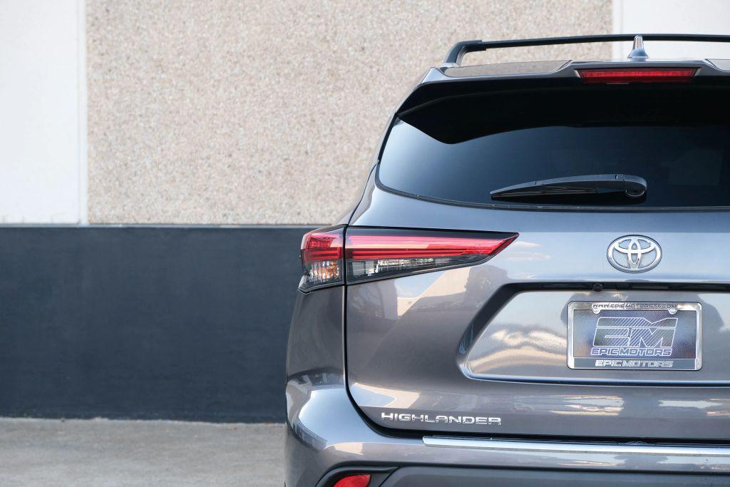used 2022 Toyota Highlander car, priced at $34,990