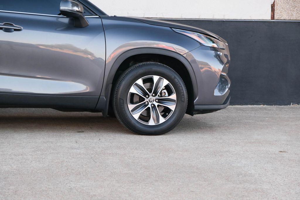 used 2022 Toyota Highlander car, priced at $34,990