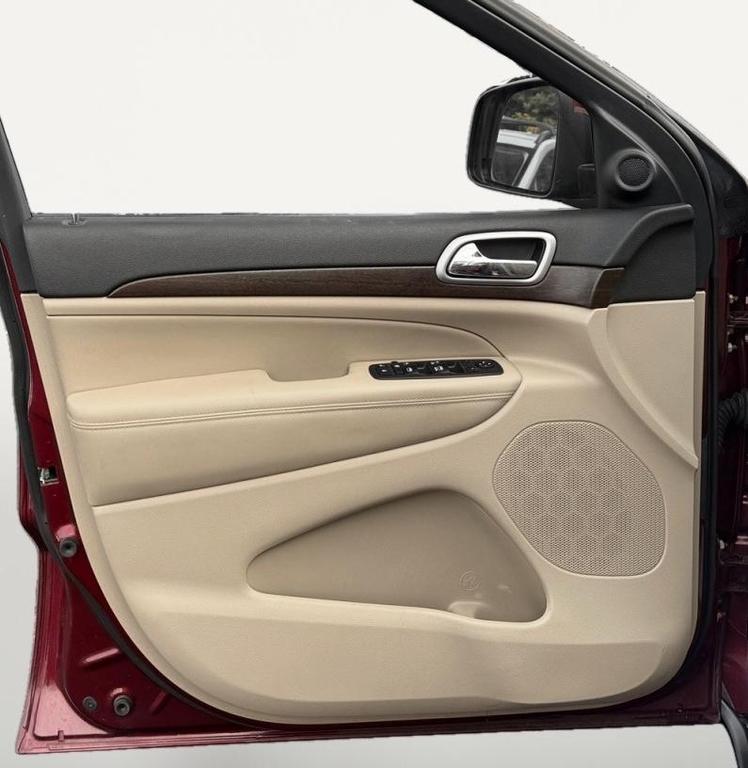 used 2018 Jeep Grand Cherokee car, priced at $13,400