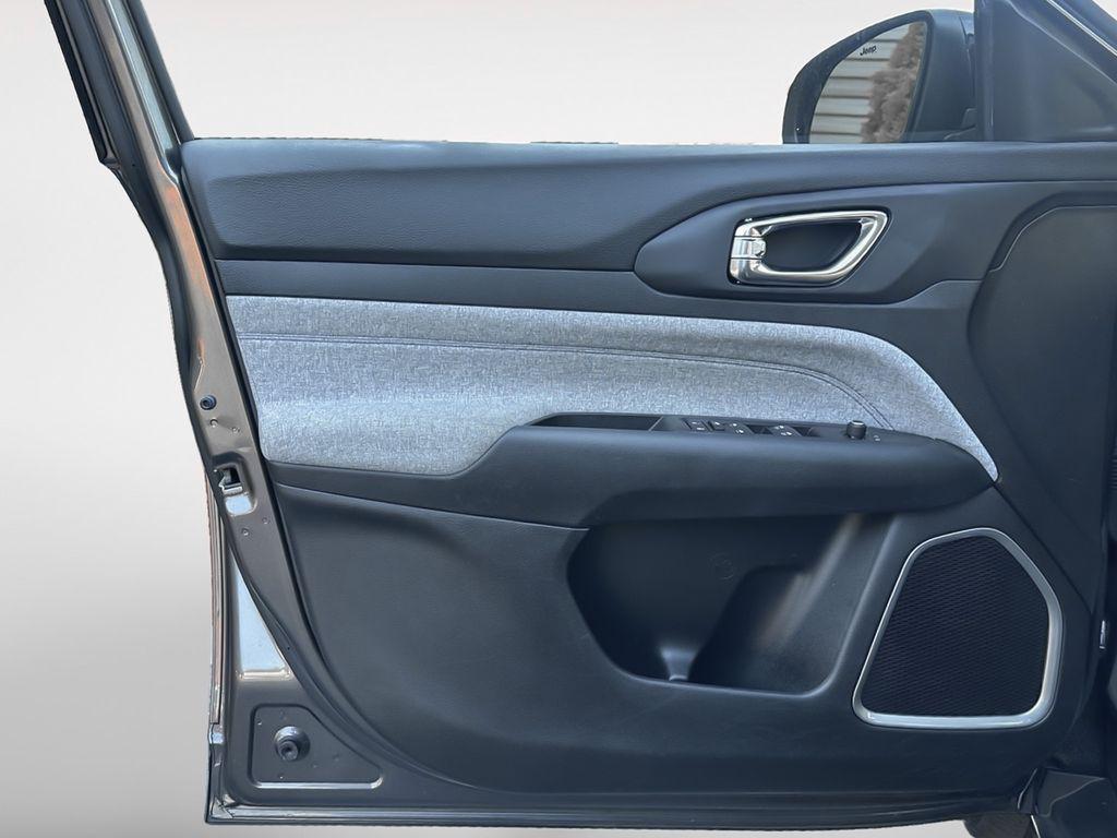 used 2022 Jeep Compass car, priced at $19,900