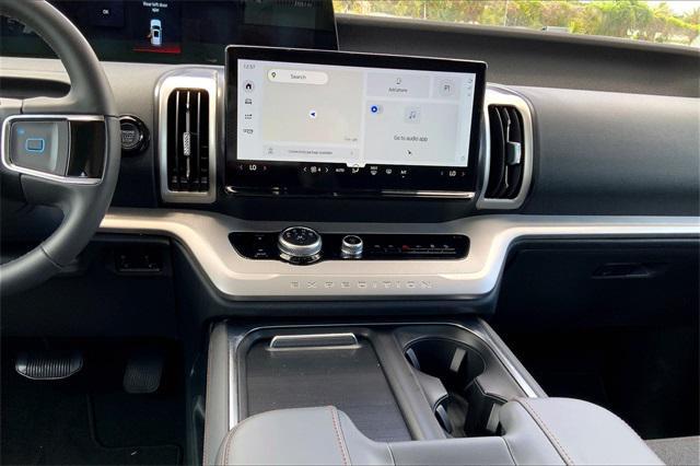 used 2025 Ford Expedition car, priced at $64,086
