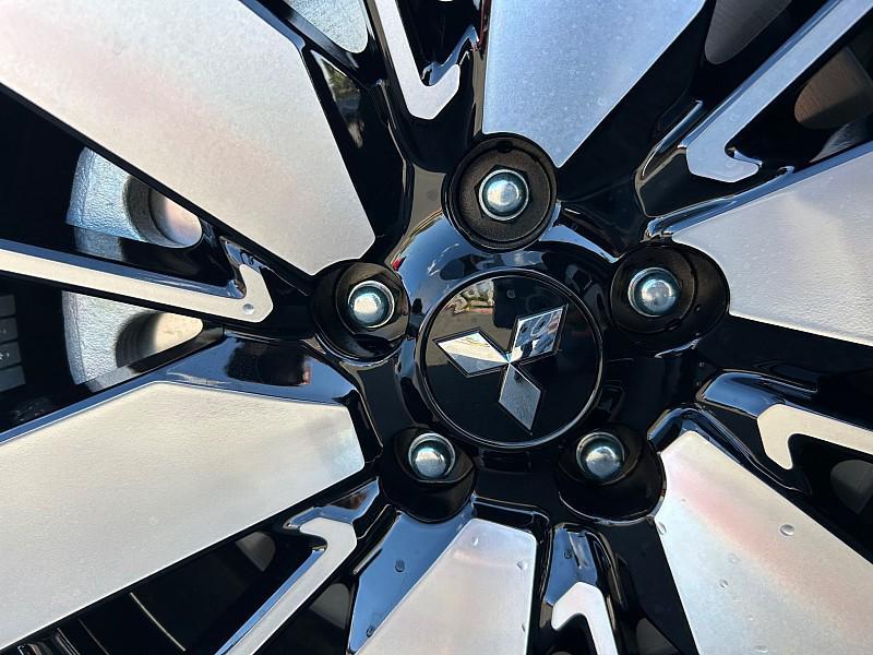 new 2025 Mitsubishi Outlander car, priced at $39,480