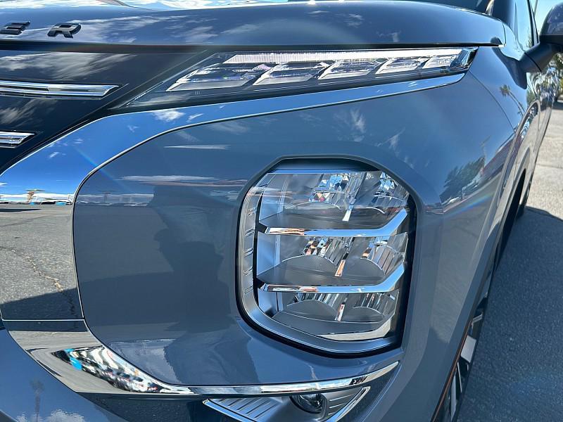 new 2025 Mitsubishi Outlander car, priced at $39,480