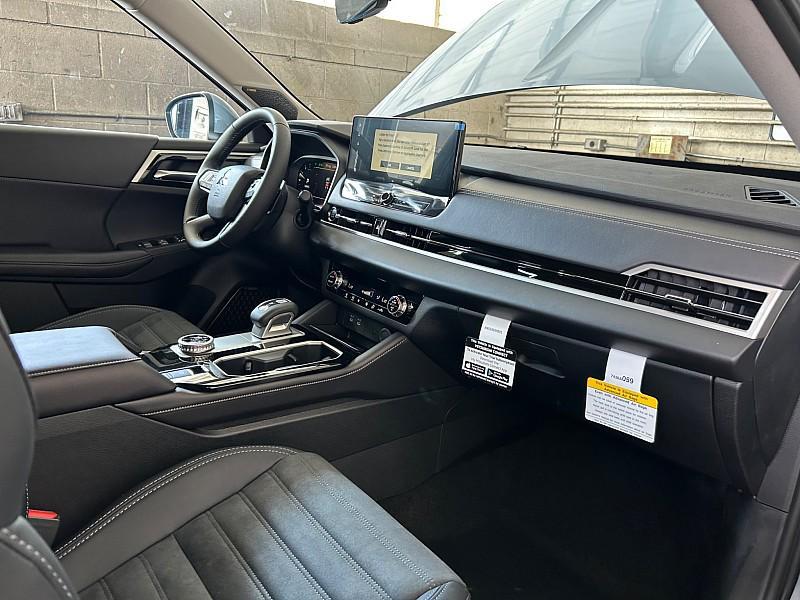 new 2025 Mitsubishi Outlander car, priced at $39,480
