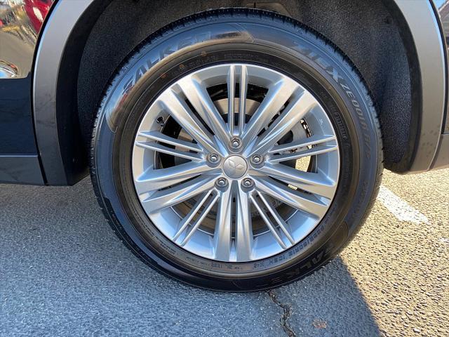 new 2024 Mitsubishi Outlander car, priced at $30,560