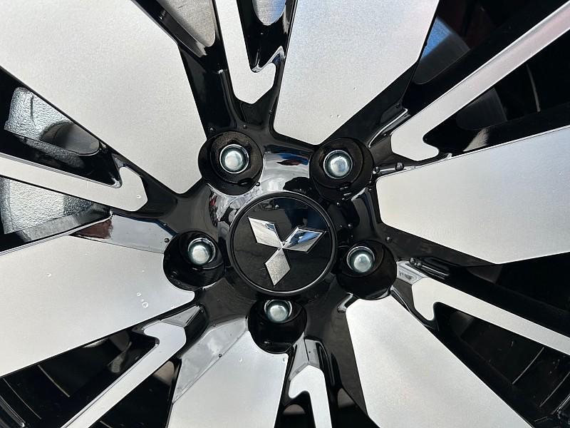 new 2025 Mitsubishi Outlander car, priced at $39,680
