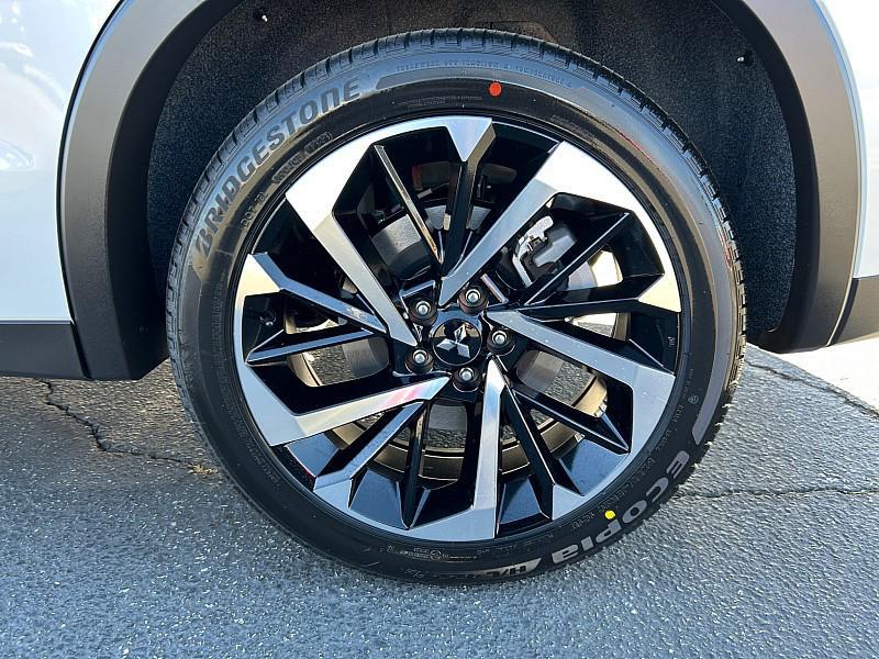 new 2025 Mitsubishi Outlander PHEV car, priced at $45,605