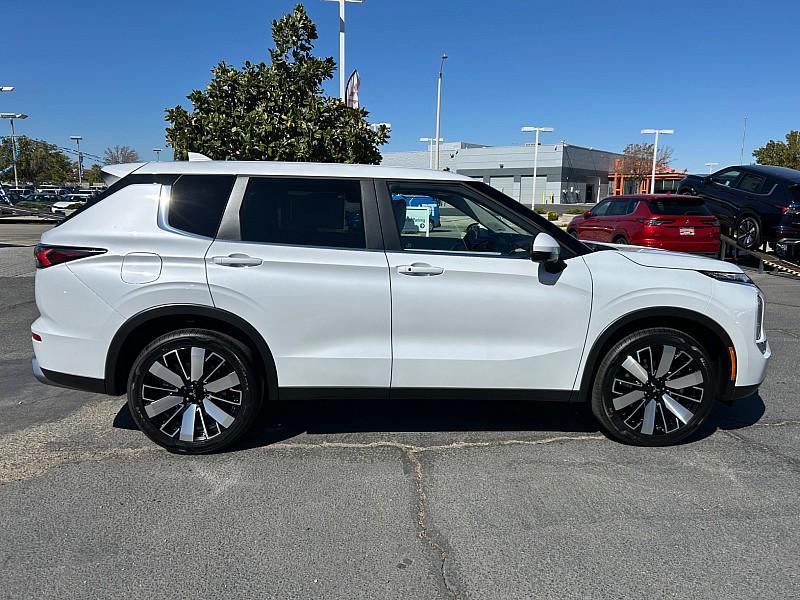 new 2025 Mitsubishi Outlander car, priced at $36,840