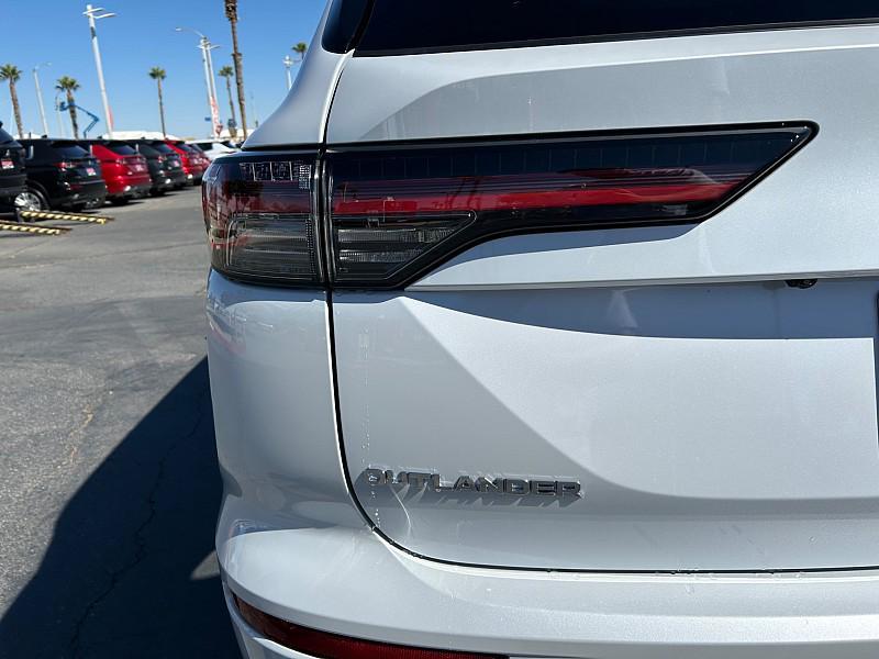 new 2025 Mitsubishi Outlander car, priced at $36,840
