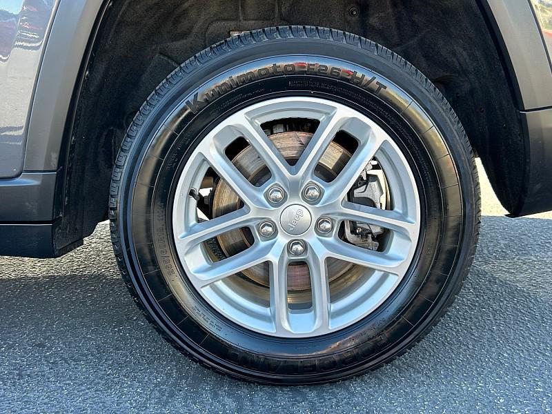 used 2023 Jeep Grand Cherokee L car, priced at $26,500