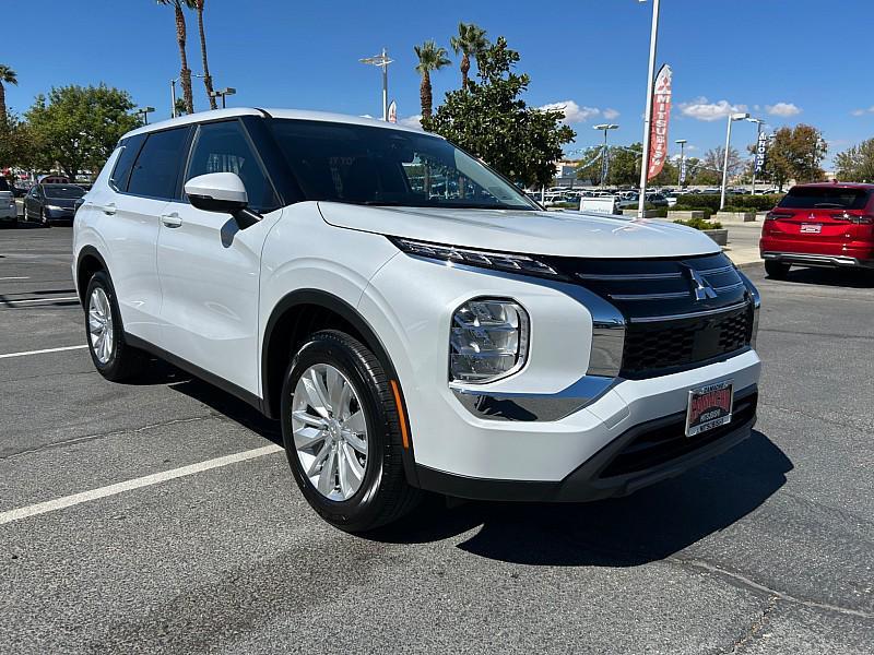 new 2025 Mitsubishi Outlander car, priced at $33,195
