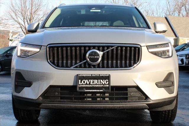 new 2025 Volvo XC40 car, priced at $45,800