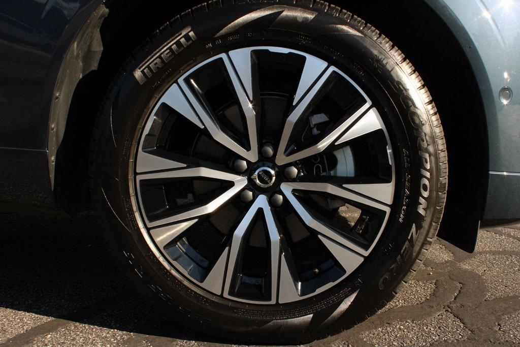 used 2025 Volvo XC60 car, priced at $38,988