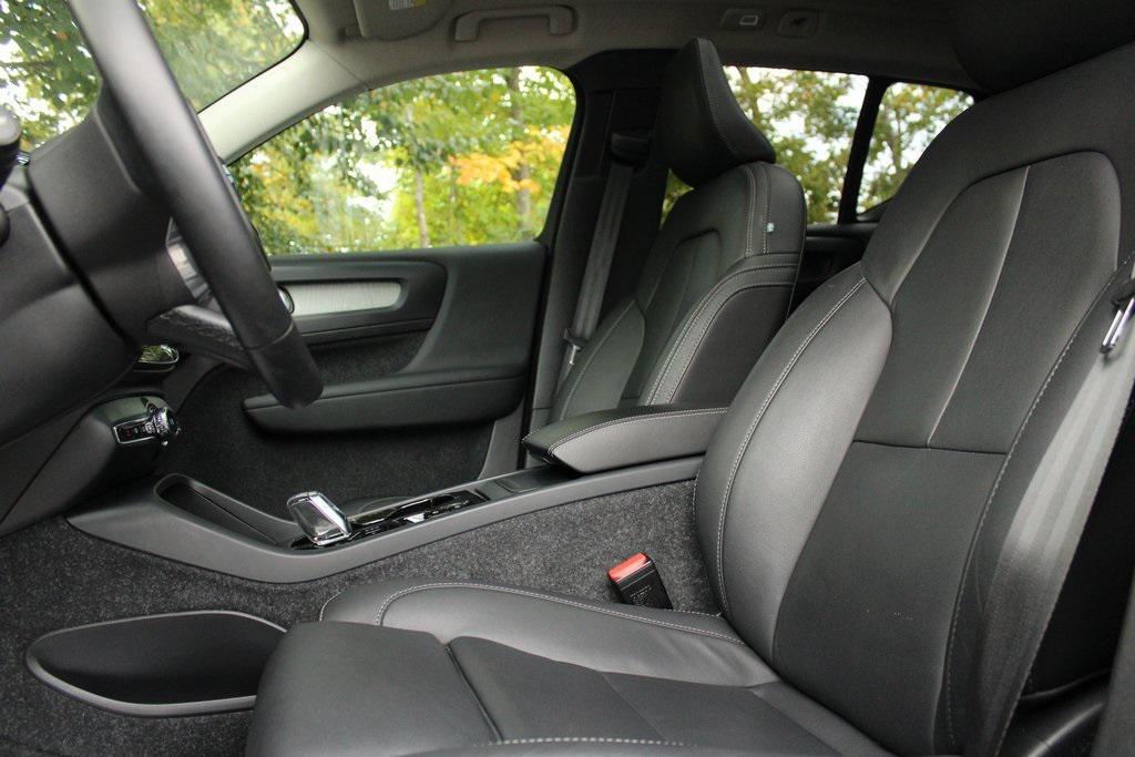 used 2025 Volvo XC40 car, priced at $32,205