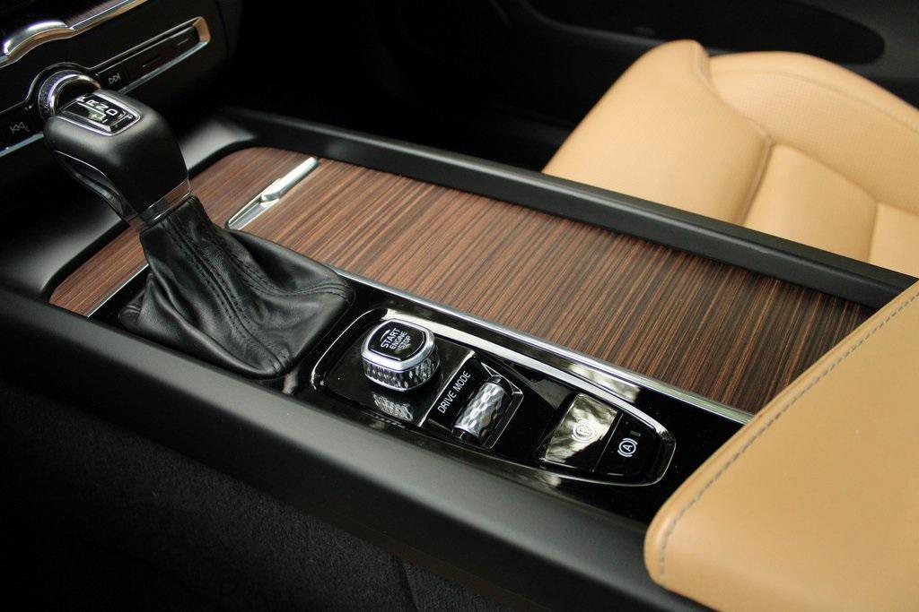 used 2021 Volvo XC60 car, priced at $24,069