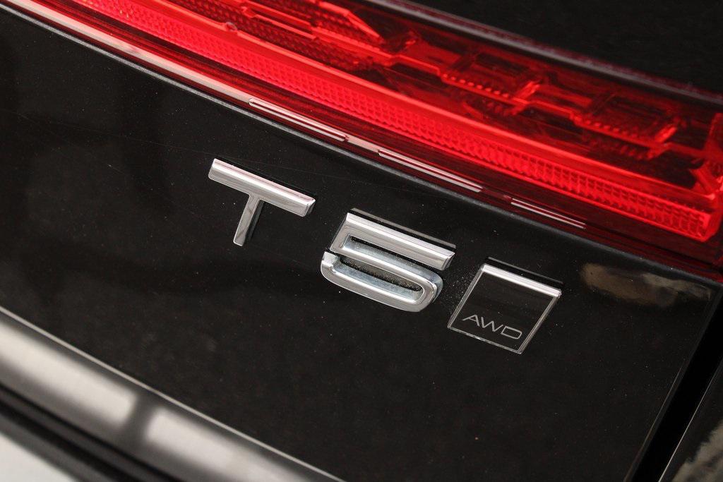 used 2021 Volvo XC60 car, priced at $24,069