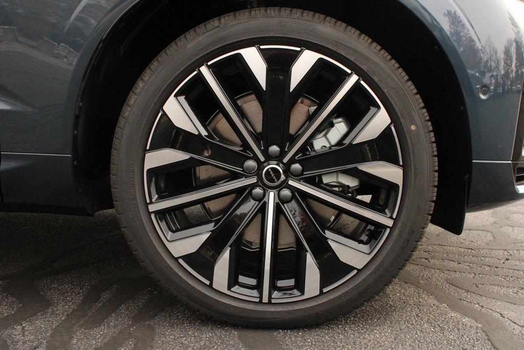 new 2026 Volvo XC60 Plug-In Hybrid car, priced at $81,605