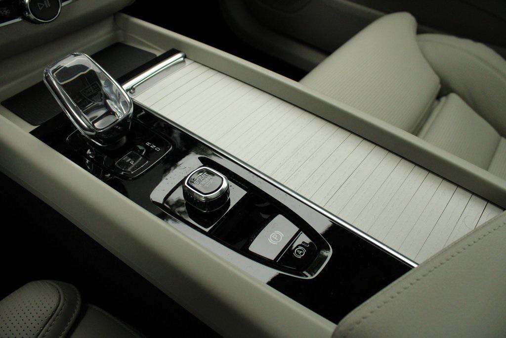 new 2026 Volvo XC60 car, priced at $63,935
