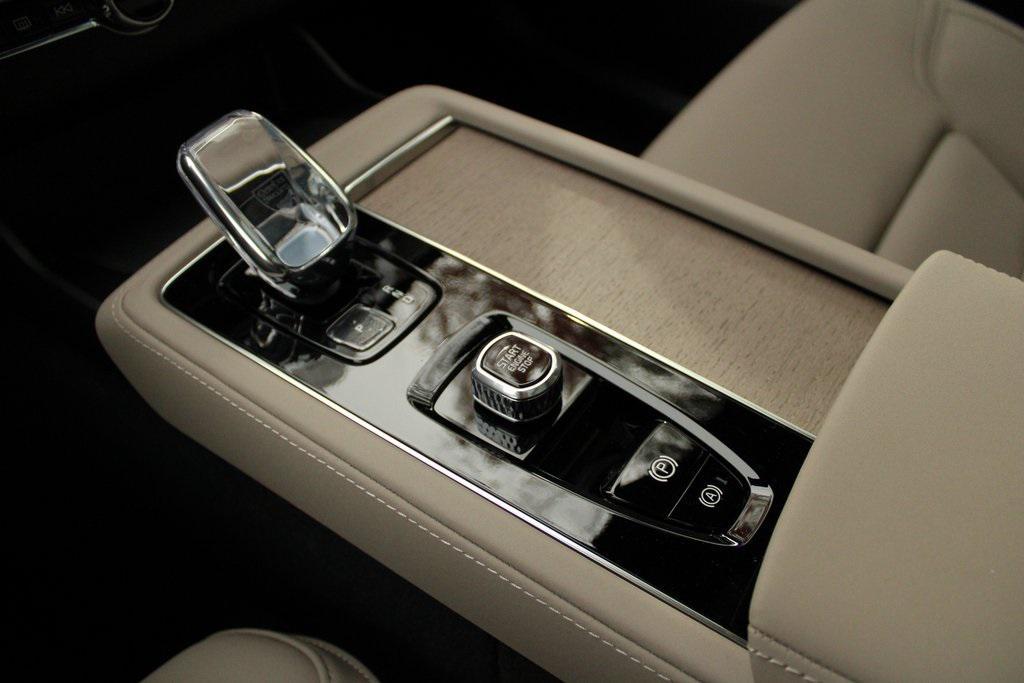 new 2026 Volvo XC90 Plug-In Hybrid car, priced at $81,875