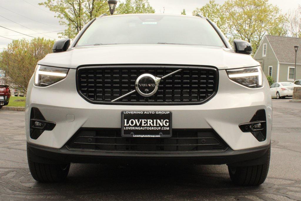 new 2025 Volvo XC40 car, priced at $51,565