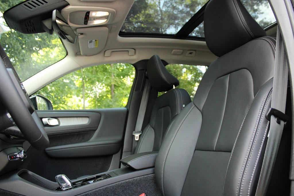 new 2025 Volvo XC40 car, priced at $48,315
