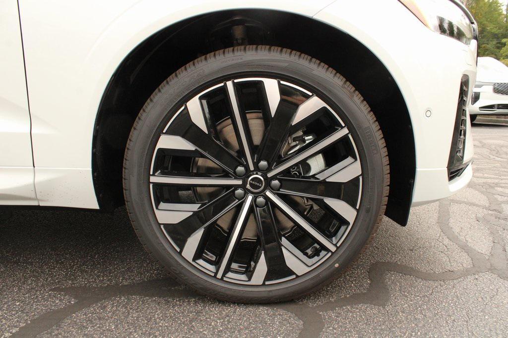 new 2026 Volvo XC60 Plug-In Hybrid car, priced at $74,825