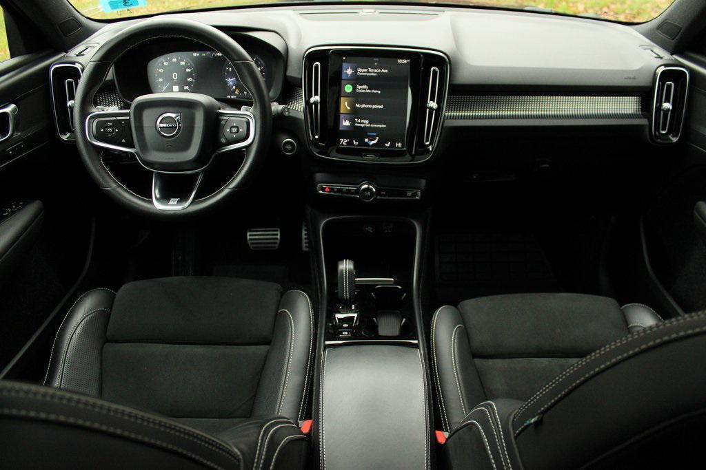used 2020 Volvo XC40 car, priced at $22,766