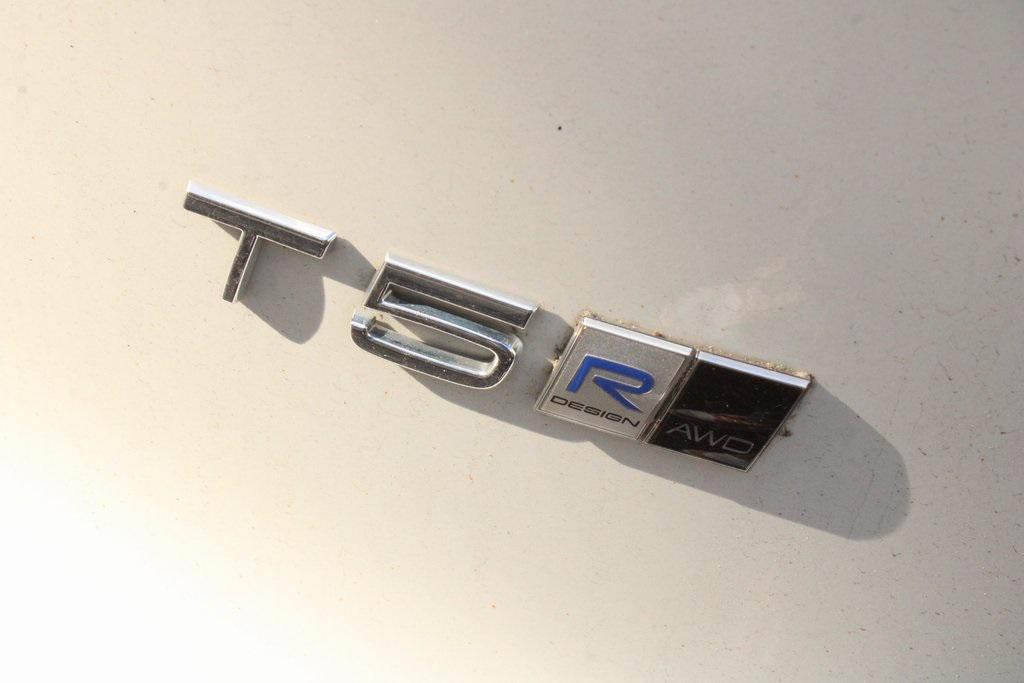 used 2019 Volvo XC40 car, priced at $18,395