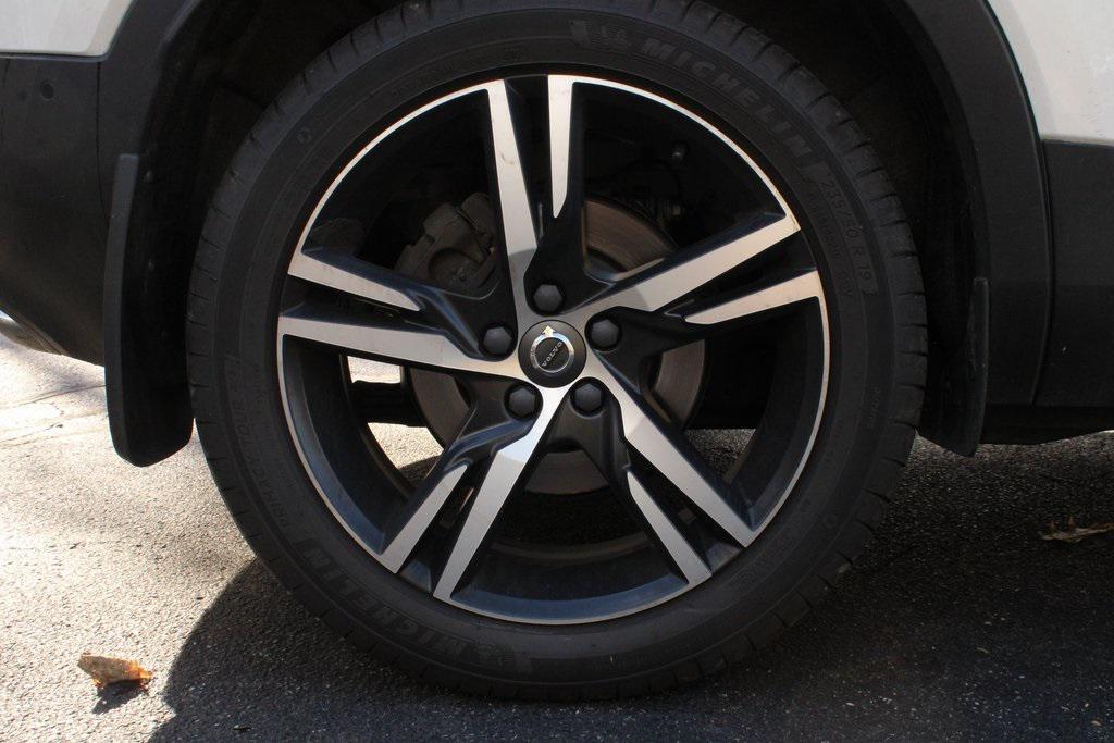 used 2019 Volvo XC40 car, priced at $18,395