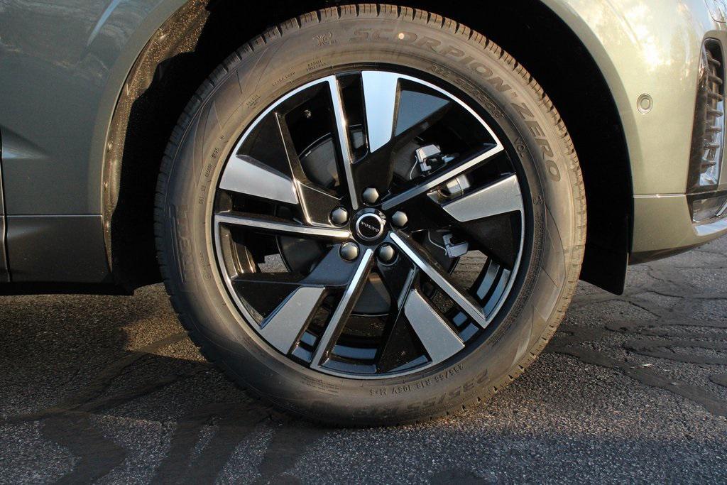 new 2026 Volvo XC60 car, priced at $57,985