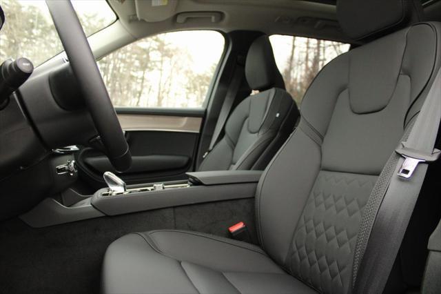 new 2025 Volvo XC90 Plug-In Hybrid car, priced at $78,745