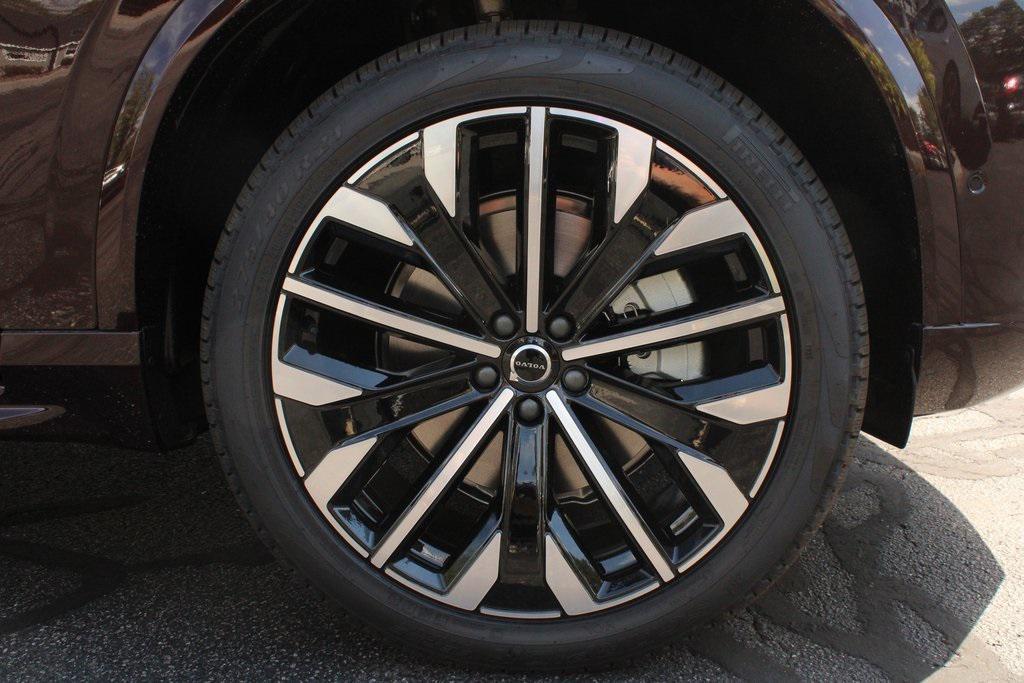 new 2026 Volvo XC90 car, priced at $75,950