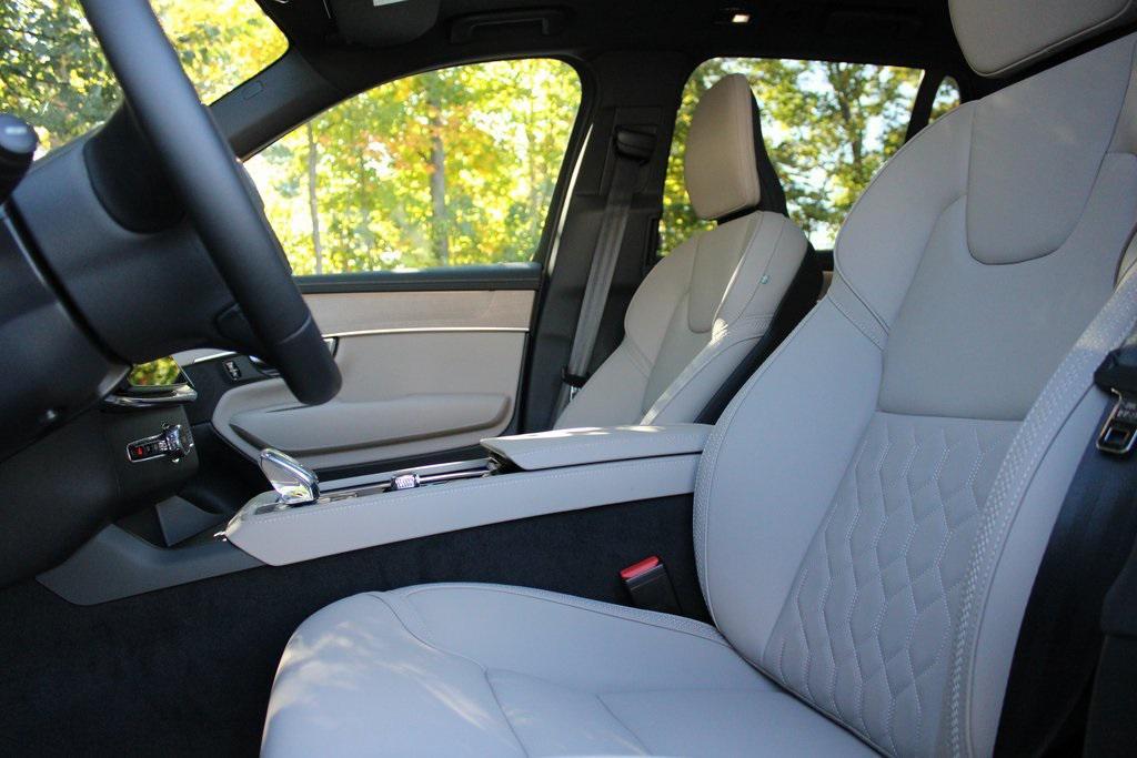 new 2025 Volvo XC90 Plug-In Hybrid car, priced at $75,095