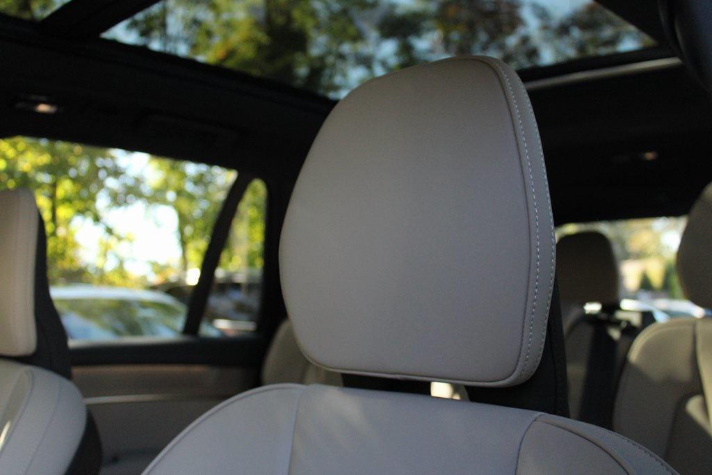 new 2025 Volvo XC90 Plug-In Hybrid car, priced at $75,095