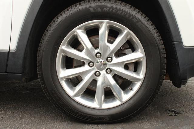 used 2014 Jeep Cherokee car, priced at $11,277