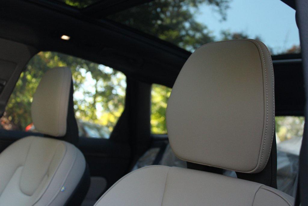 new 2026 Volvo XC60 car, priced at $57,985