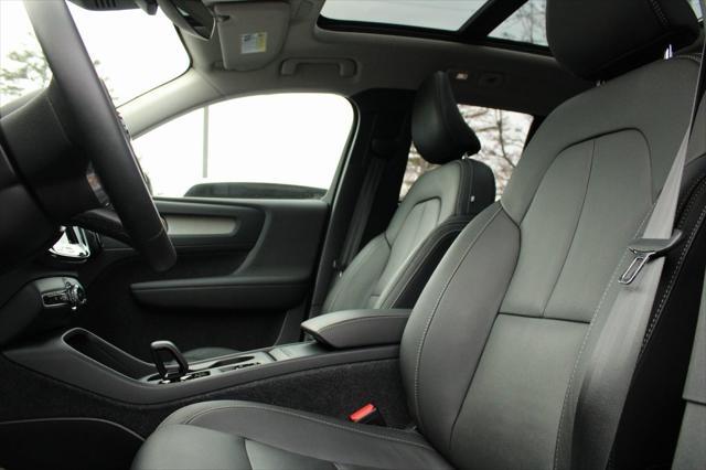 used 2024 Volvo XC40 car, priced at $33,290