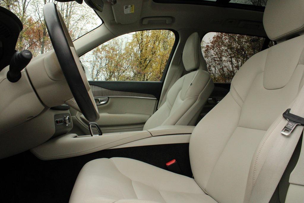 used 2024 Volvo XC90 car, priced at $42,997