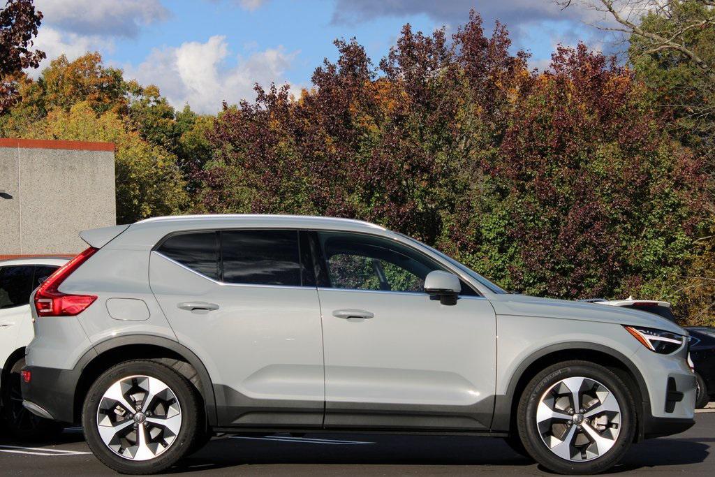 new 2025 Volvo XC40 car, priced at $46,015