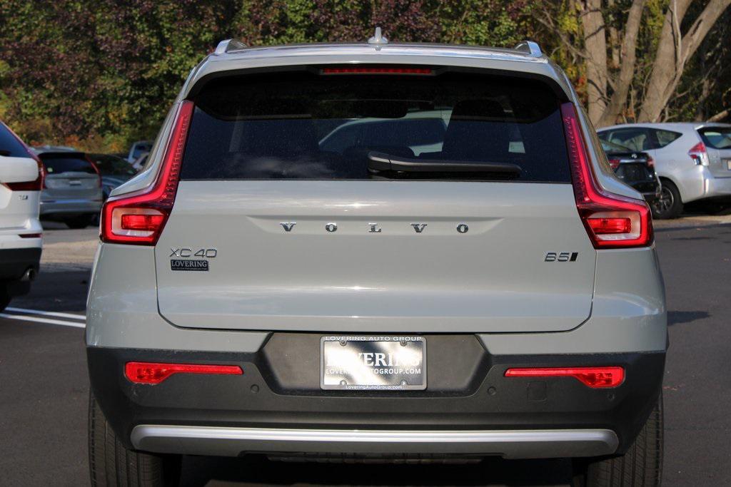 new 2025 Volvo XC40 car, priced at $46,015